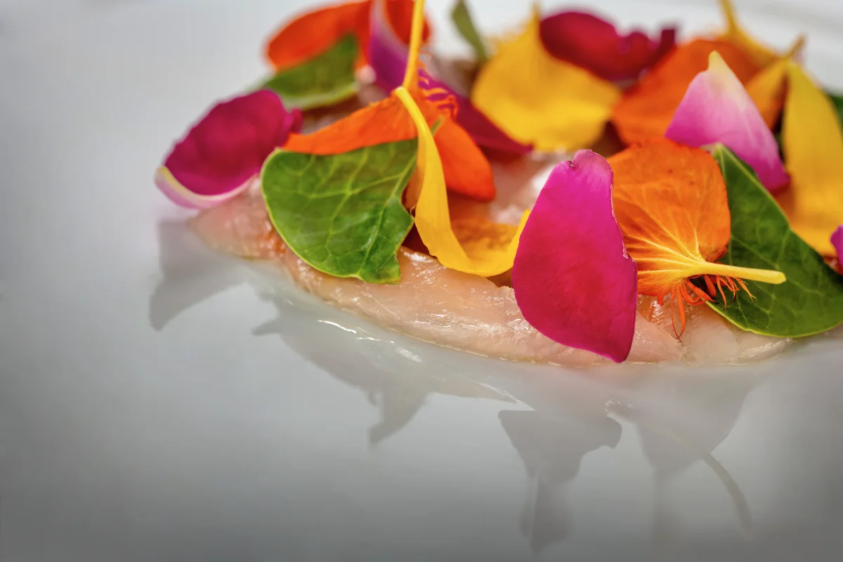 Baccala confit-zuppa thai-bietola e pera piccante
